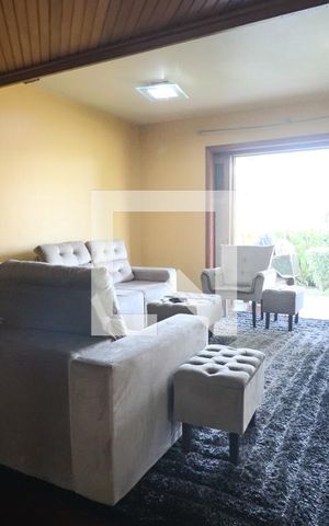 Casa à venda com 572m², 4 quartos e 3 vagasSala