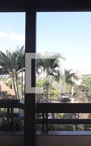 Casa à venda com 572m², 4 quartos e 3 vagasSacada da Suíte