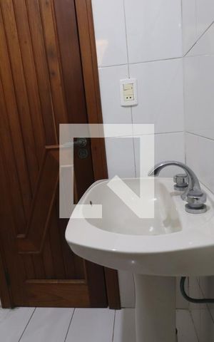 Casa à venda com 572m², 4 quartos e 3 vagasBanheiro de Serviço
