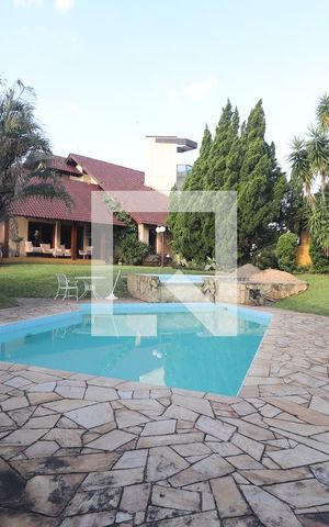 Casa à venda com 572m², 4 quartos e 3 vagasPiscina