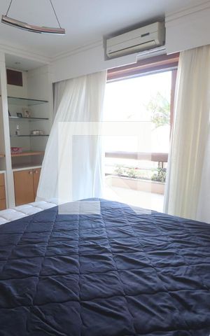 Casa à venda com 572m², 4 quartos e 3 vagasSuíte