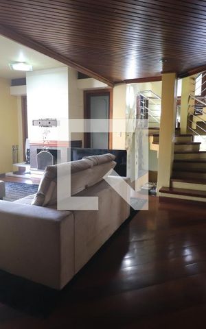 Casa à venda com 572m², 4 quartos e 3 vagasSala
