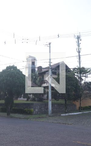 Casa à venda com 572m², 4 quartos e 3 vagasFachada