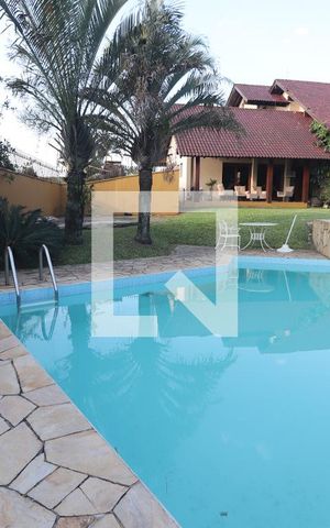 Casa à venda com 572m², 4 quartos e 3 vagasPiscina