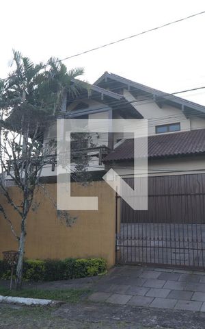 Casa à venda com 572m², 4 quartos e 3 vagasFachada