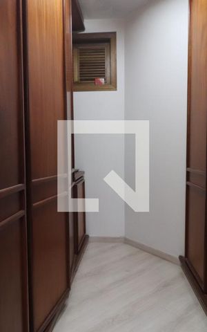 Casa à venda com 572m², 4 quartos e 3 vagasCloset da suíte
