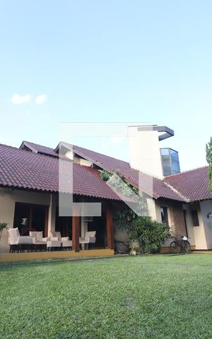Casa à venda com 572m², 4 quartos e 3 vagasPiscina