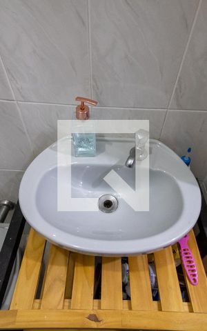 Casa à venda com 184m², 5 quartos e 4 vagas Casa à venda com 184m², 5 quartos e 4 vagasEdícula