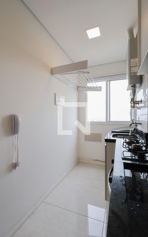 Apartamento à venda com 42m², 2 quartos e 1 vaga Apartamento à venda com 42m², 2 quartos e 1 vagaCozinha e Área de Serviço