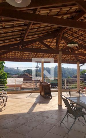 Casa à venda com 221m², 4 quartos e 2 vagas Casa à venda com 221m², 4 quartos e 2 vagasChurrasqueira