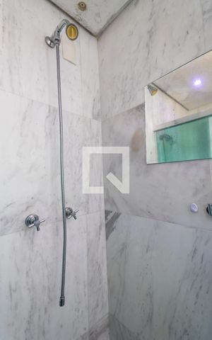 Apartamento para alugar com 156m², 3 quartos e 3 vagas Apartamento para alugar com 156m², 3 quartos e 3 vagasBanheiro do Quarto 1