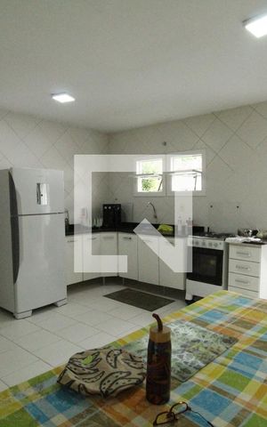 Casa de condomínio à venda com 324m², 3 quartos e 1 vagaCozinha