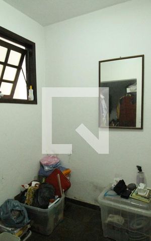 Casa de condomínio à venda com 324m², 3 quartos e 1 vagaDependência/closet
