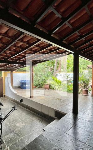 Casa de condomínio à venda com 324m², 3 quartos e 1 vaga Casa de condomínio à venda com 324m², 3 quartos e 1 vagaGaragem