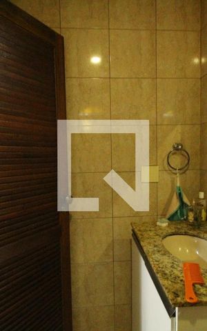 Casa de condomínio à venda com 324m², 3 quartos e 1 vagaBanheiro da suíte