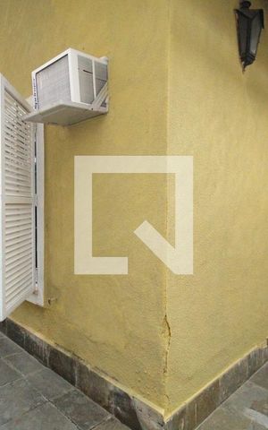 Casa de condomínio à venda com 324m², 3 quartos e 1 vagaFundos