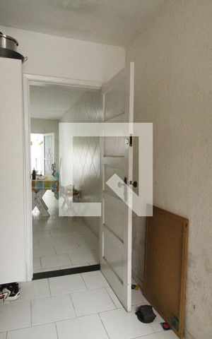 Casa de condomínio à venda com 324m², 3 quartos e 1 vagaHall para os fundos da casa