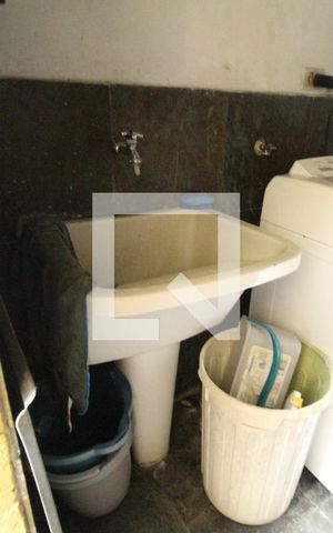 Casa de condomínio à venda com 324m², 3 quartos e 1 vagaÁrea de serviço