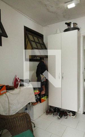 Casa de condomínio à venda com 324m², 3 quartos e 1 vagaHall para os fundos da casa