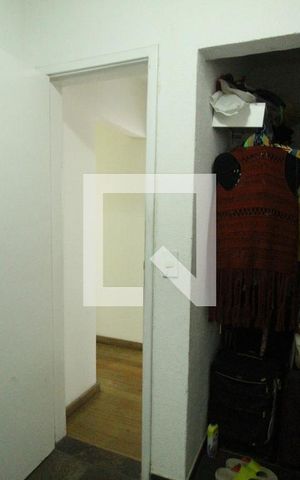 Casa de condomínio à venda com 324m², 3 quartos e 1 vagaDependência/closet