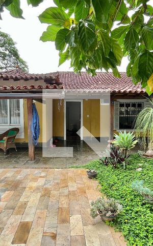 Casa de condomínio à venda com 324m², 3 quartos e 1 vaga Casa de condomínio à venda com 324m², 3 quartos e 1 vagaFrente da casa