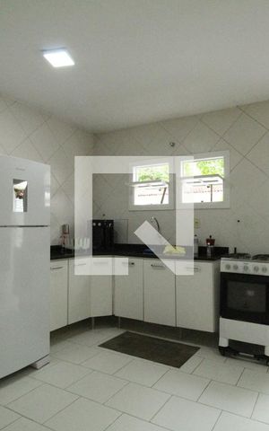 Casa de condomínio à venda com 324m², 3 quartos e 1 vagaCozinha