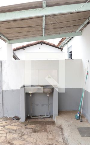 Casa para alugar com 70m², 2 quartos e sem vagaÁrea serviço