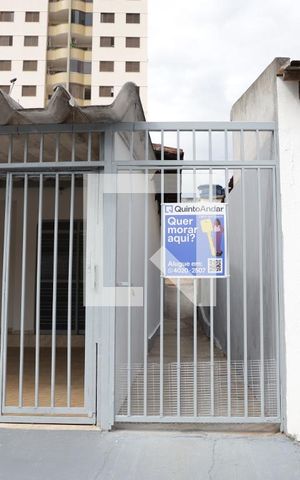 Casa para alugar com 70m², 2 quartos e sem vagaFachada