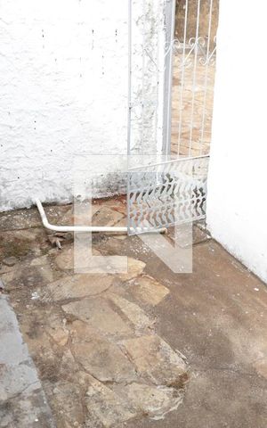 Casa para alugar com 70m², 2 quartos e sem vagaÁrea comum