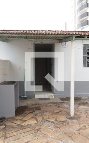 Casa para alugar com 70m², 2 quartos e sem vagaÁrea comum