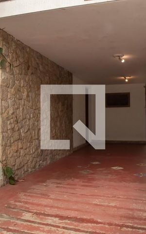 Casa à venda com 200m², 3 quartos e 2 vagas Casa à venda com 200m², 3 quartos e 2 vagasGaragem