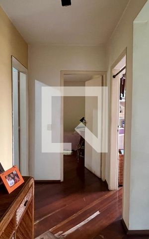 Casa à venda com 275m², 4 quartos e 2 vagas Casa à venda com 275m², 4 quartos e 2 vagasCorredor