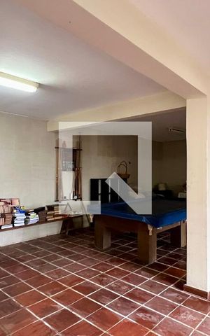 Casa à venda com 275m², 4 quartos e 2 vagas Casa à venda com 275m², 4 quartos e 2 vagasÁrea Externa