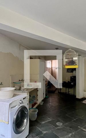 Casa à venda com 275m², 4 quartos e 2 vagas Casa à venda com 275m², 4 quartos e 2 vagasÁrea de Serviço