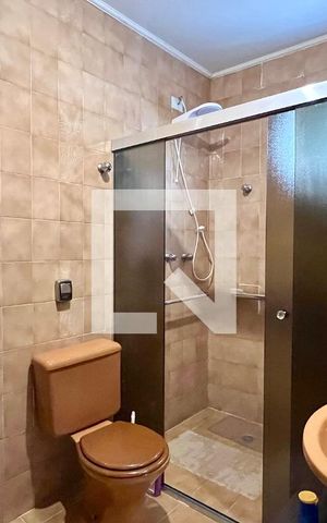 Casa à venda com 275m², 4 quartos e 2 vagas Casa à venda com 275m², 4 quartos e 2 vagasBanheiro da Suíte