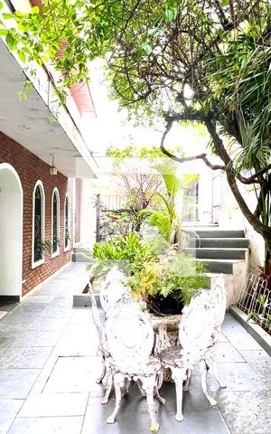 Casa à venda com 275m², 4 quartos e 2 vagas Casa à venda com 275m², 4 quartos e 2 vagasQuintal