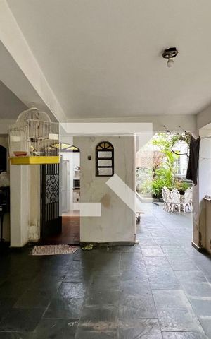 Casa à venda com 275m², 4 quartos e 2 vagas Casa à venda com 275m², 4 quartos e 2 vagasÁrea de Serviço