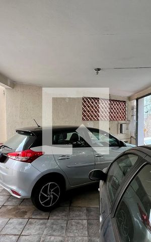 Casa à venda com 275m², 4 quartos e 2 vagas Casa à venda com 275m², 4 quartos e 2 vagasGaragem
