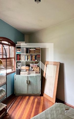 Casa à venda com 275m², 4 quartos e 2 vagas Casa à venda com 275m², 4 quartos e 2 vagasQuarto 1