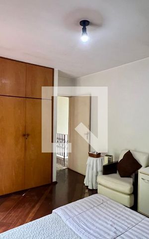Casa à venda com 275m², 4 quartos e 2 vagas Casa à venda com 275m², 4 quartos e 2 vagasSuíte