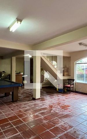 Casa à venda com 275m², 4 quartos e 2 vagas Casa à venda com 275m², 4 quartos e 2 vagasÁrea Externa