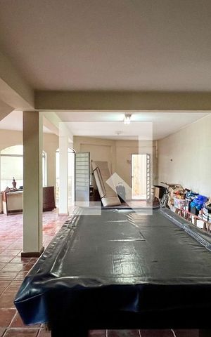 Casa à venda com 275m², 4 quartos e 2 vagas Casa à venda com 275m², 4 quartos e 2 vagasÁrea Externa
