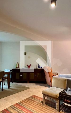 Casa à venda com 275m², 4 quartos e 2 vagas Casa à venda com 275m², 4 quartos e 2 vagasSala