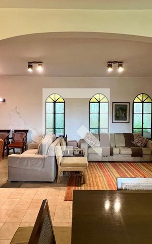 Casa à venda com 275m², 4 quartos e 2 vagas Casa à venda com 275m², 4 quartos e 2 vagasSala de Jantar