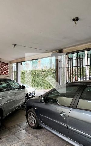 Casa à venda com 275m², 4 quartos e 2 vagas Casa à venda com 275m², 4 quartos e 2 vagasGaragem