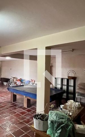 Casa à venda com 275m², 4 quartos e 2 vagas Casa à venda com 275m², 4 quartos e 2 vagasÁrea Externa