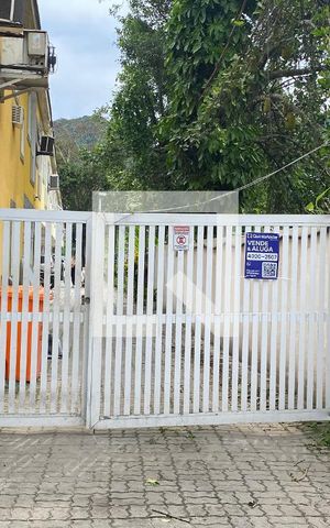 Casa à venda com 80m², 2 quartos e 1 vaga Casa à venda com 80m², 2 quartos e 1 vagaFachada