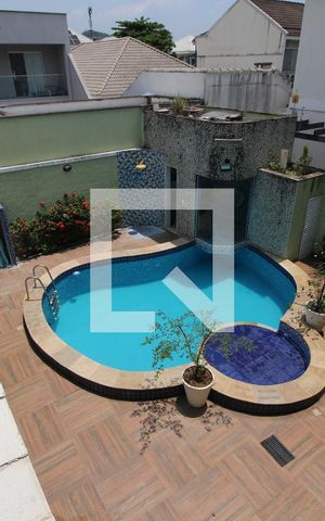 Casa de condomínio à venda com 360m², 5 quartos e 2 vagasVista da Suíte 2