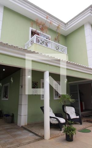 Casa de condomínio à venda com 360m², 5 quartos e 2 vagasFrente