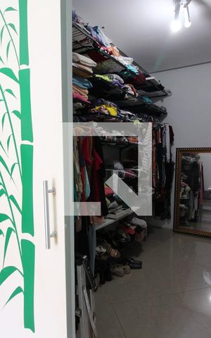 Casa de condomínio à venda com 360m², 5 quartos e 2 vagasCloset da Suíte 3